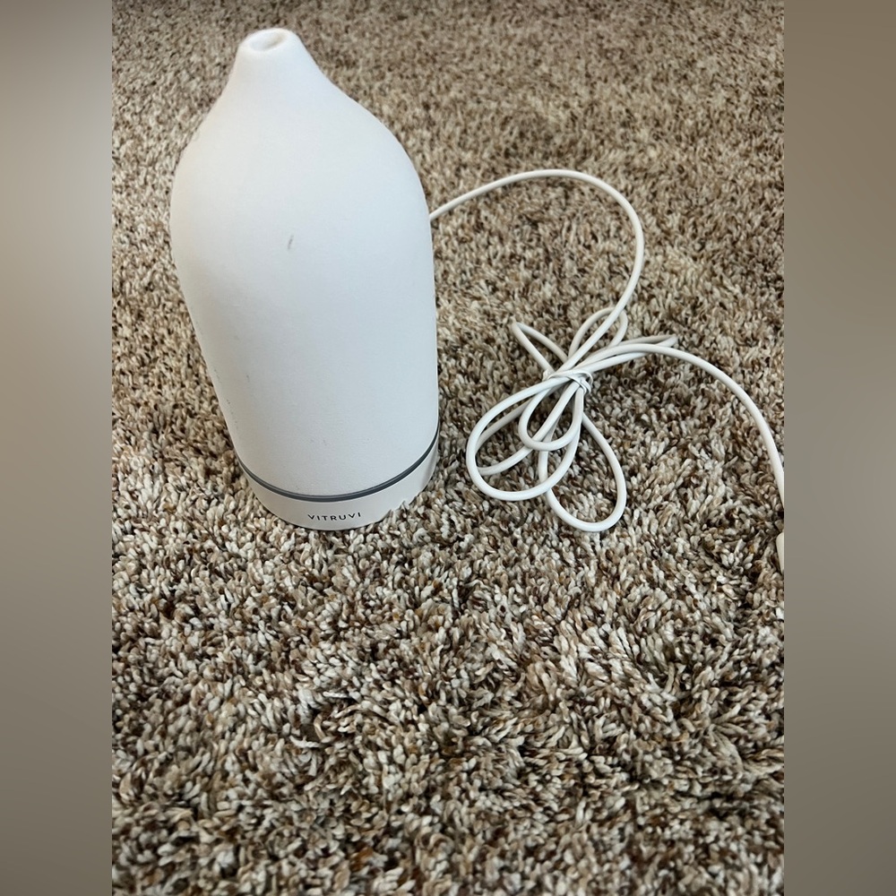 Vitruvi Stone White Diffuser